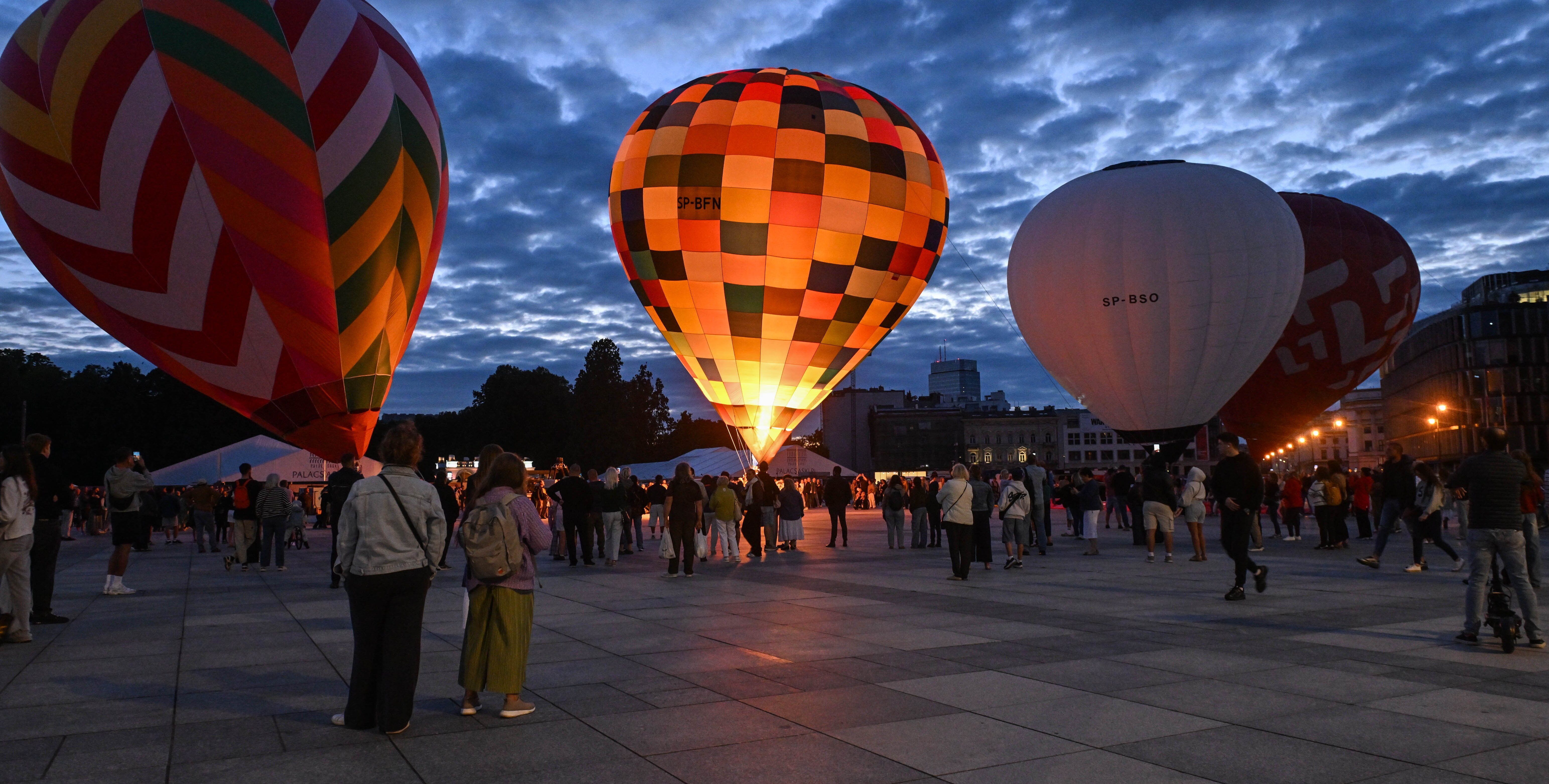 Wyjątkowy pokaz balonowy na Placu Piłsudskiego. Mamy zdjęcia