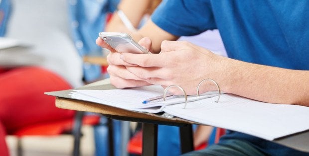Wielkie zmiany dla uczniów od września. Telefony znikną ze szkół podstawowych
