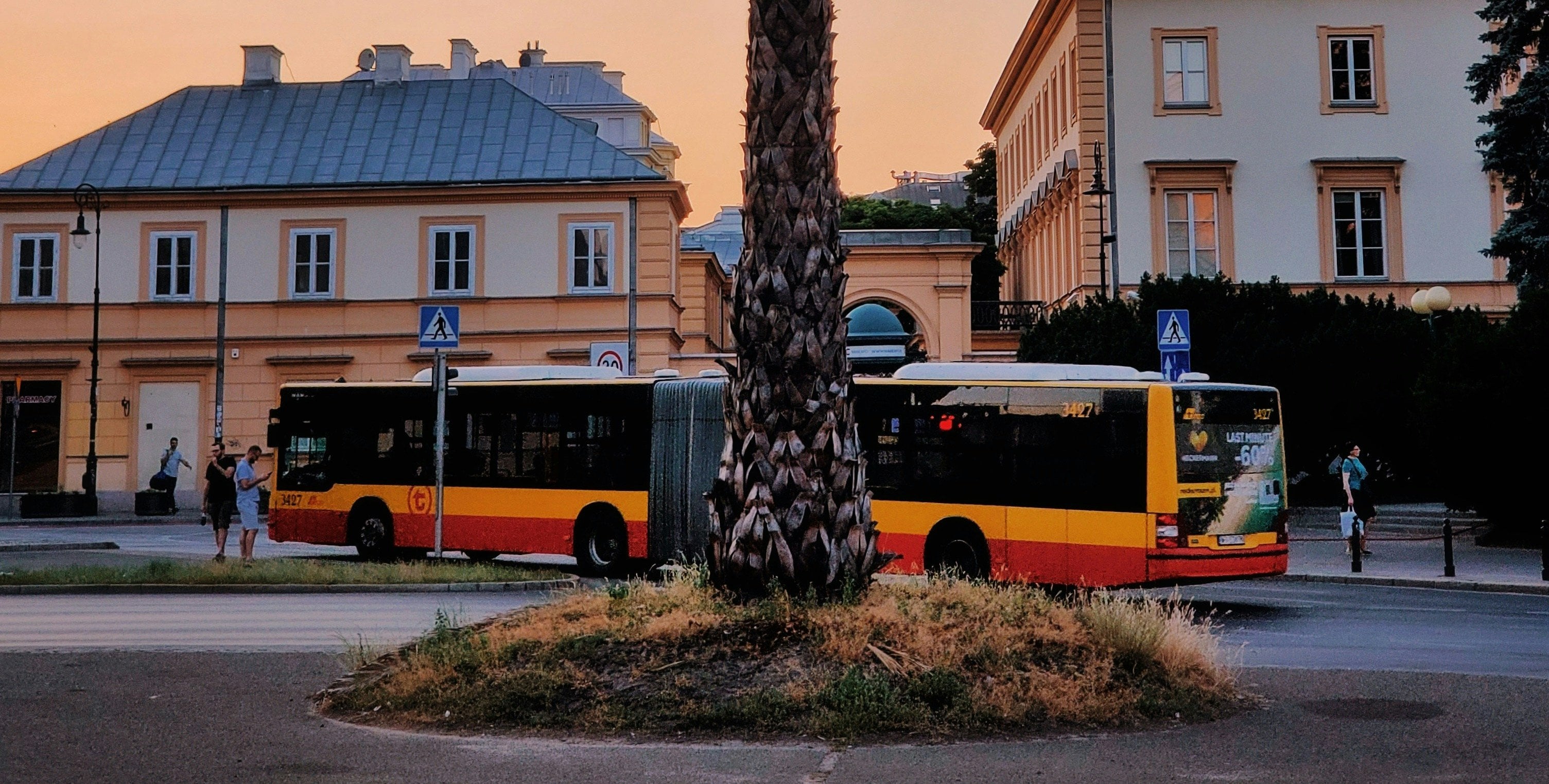 Komunikacja miejska w Warszawie pojedzie inaczej. Uwaga na zmiany w rozkładzie jazdy