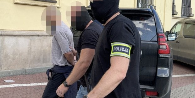 Rosjanie zatrzymani w Warszawie. Mieli broń palną