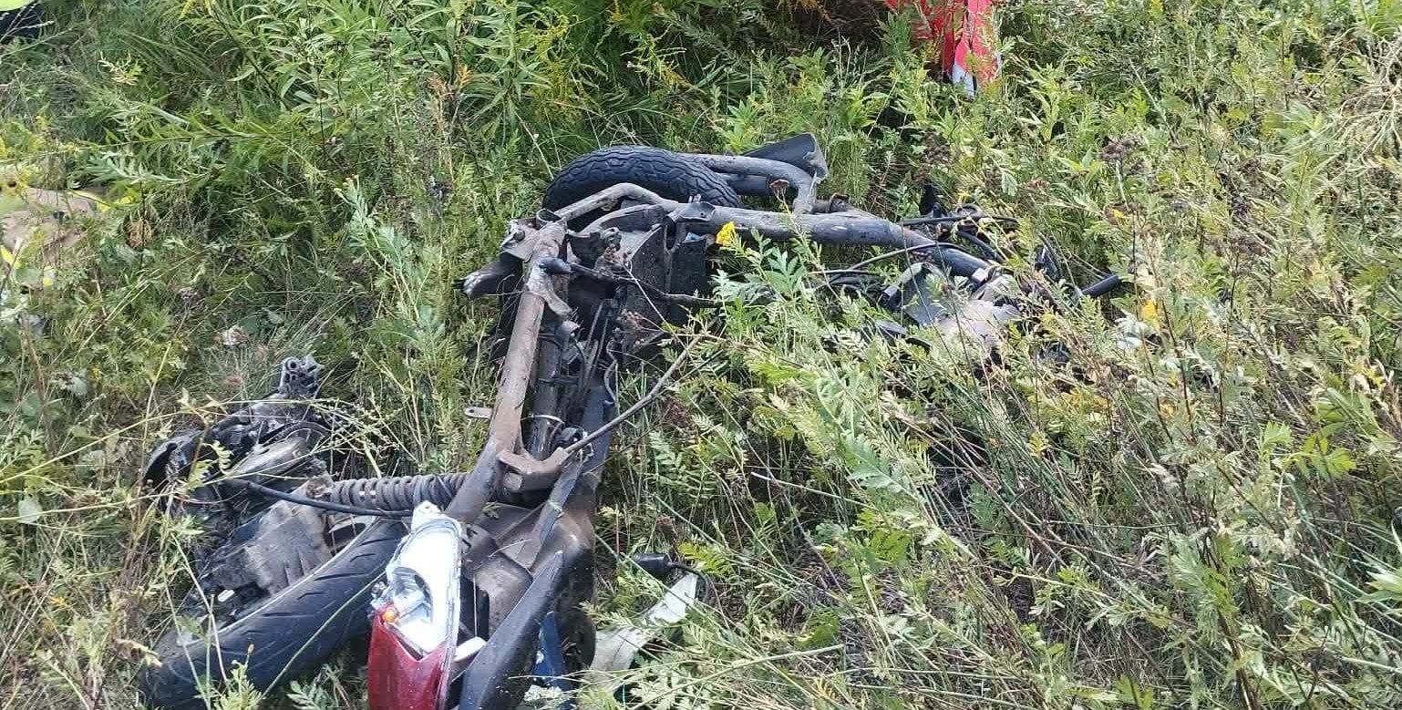 Skuter zderzył się z pociągiem, nie żyje 14-latek. Tragiczny wypadek w Jarzębiej Łące