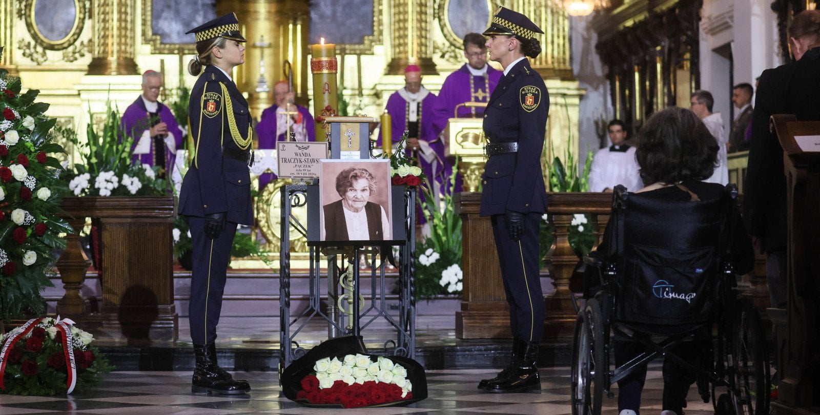 Ostatnie pożegnanie Wandy Traczyk-Stawskiej. "Kochała ją Warszawa i Polska, kochały ją tłumy"