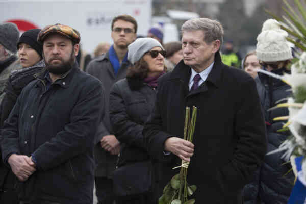 Balcerowicz wants to take 800 plus distant  from Poles? 'It doesn't make sense'