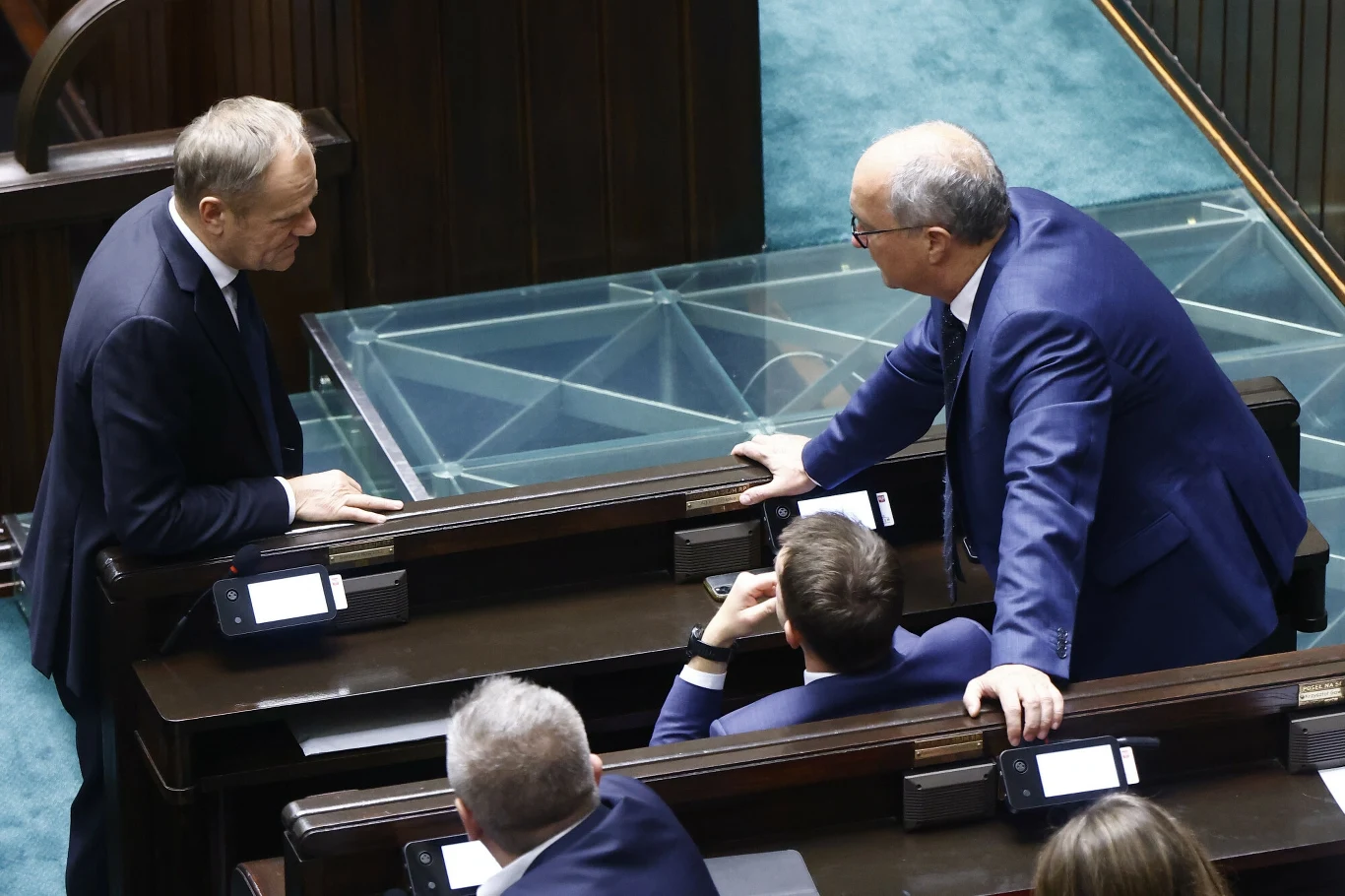 „Wieczorem było bardzo dobrze”. Czarzasty i Lewica zachwyceni obrotem spraw