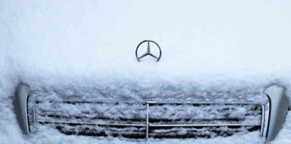 Silne mrozy paraliżują miasta. Awarie wodociągowe i problemy z ogrzewaniem