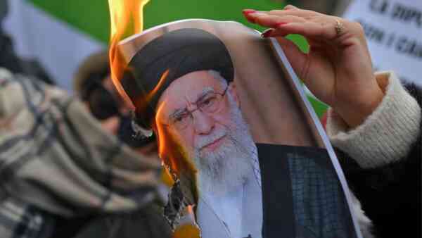 Nowy przywódca Iranu wybrany. Izrael już zagroził, iż mają go na celowniku