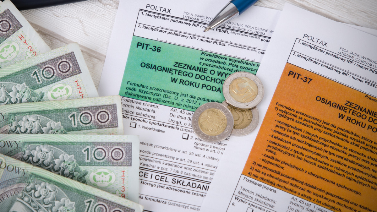 Ulga dla młodych a zmiana pracy. Jak poprawnie rozliczyć PIT