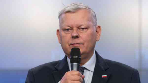 Suski i „zawał” w prokuraturze. Nowe przesłuchanie w Prima Aprilis to idealny komentarz