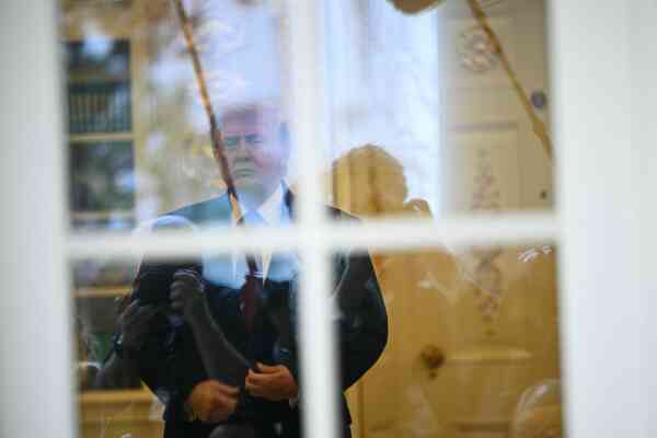 Meloni pod ścianą. Musi wybierać między Trumpem a własnym elektoratem. „Nie ma szans, by wyszła z tego bez szwanku”