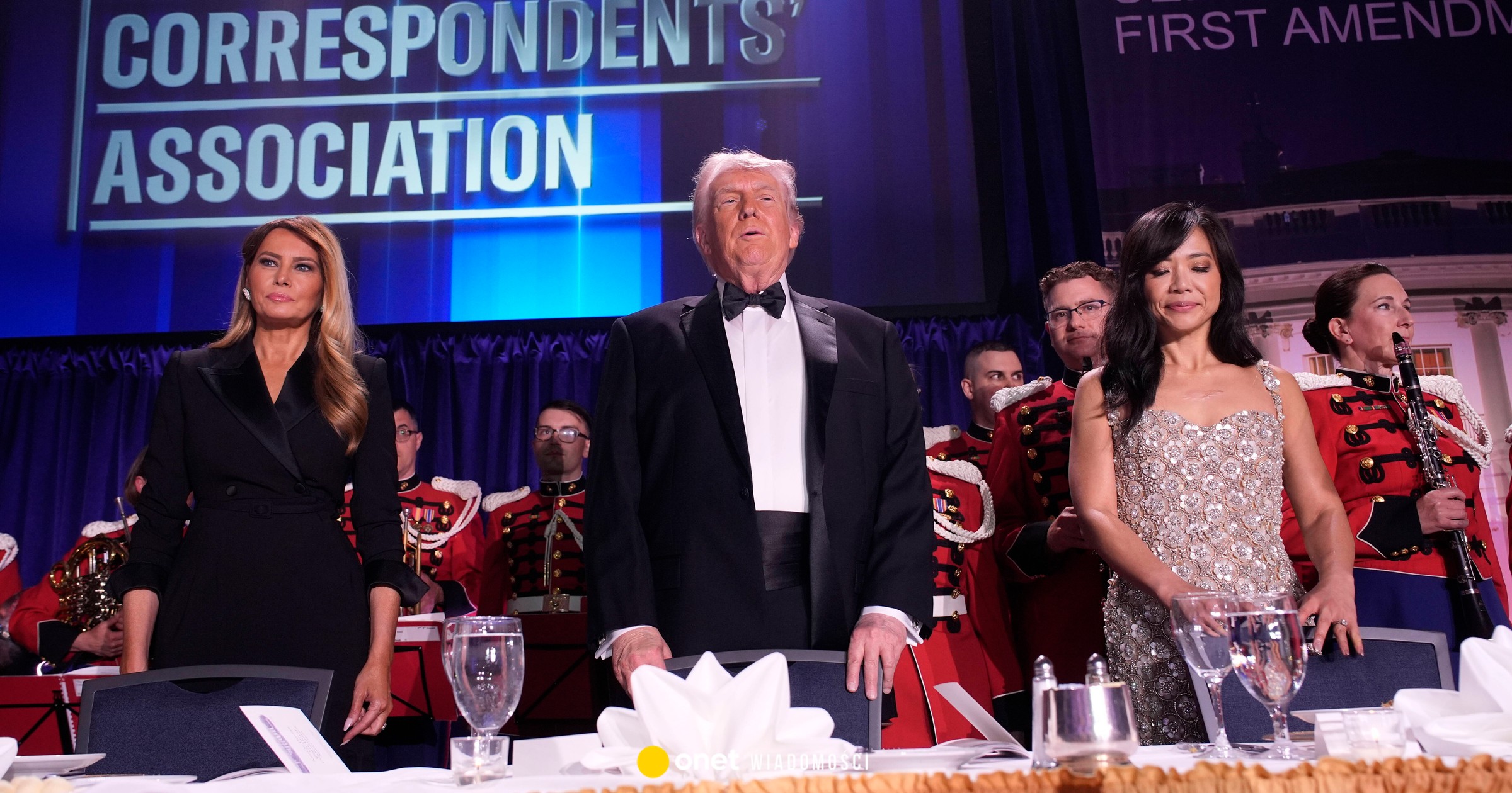 'Трамп инсценировал убийство'. Теории заговора заполонили интернет после стрельбы на гала-концерте в США