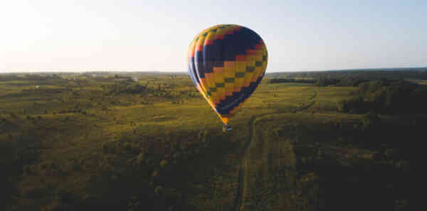 Balony przemytnicze nad Polską. Służby ostrzegają mieszkańców