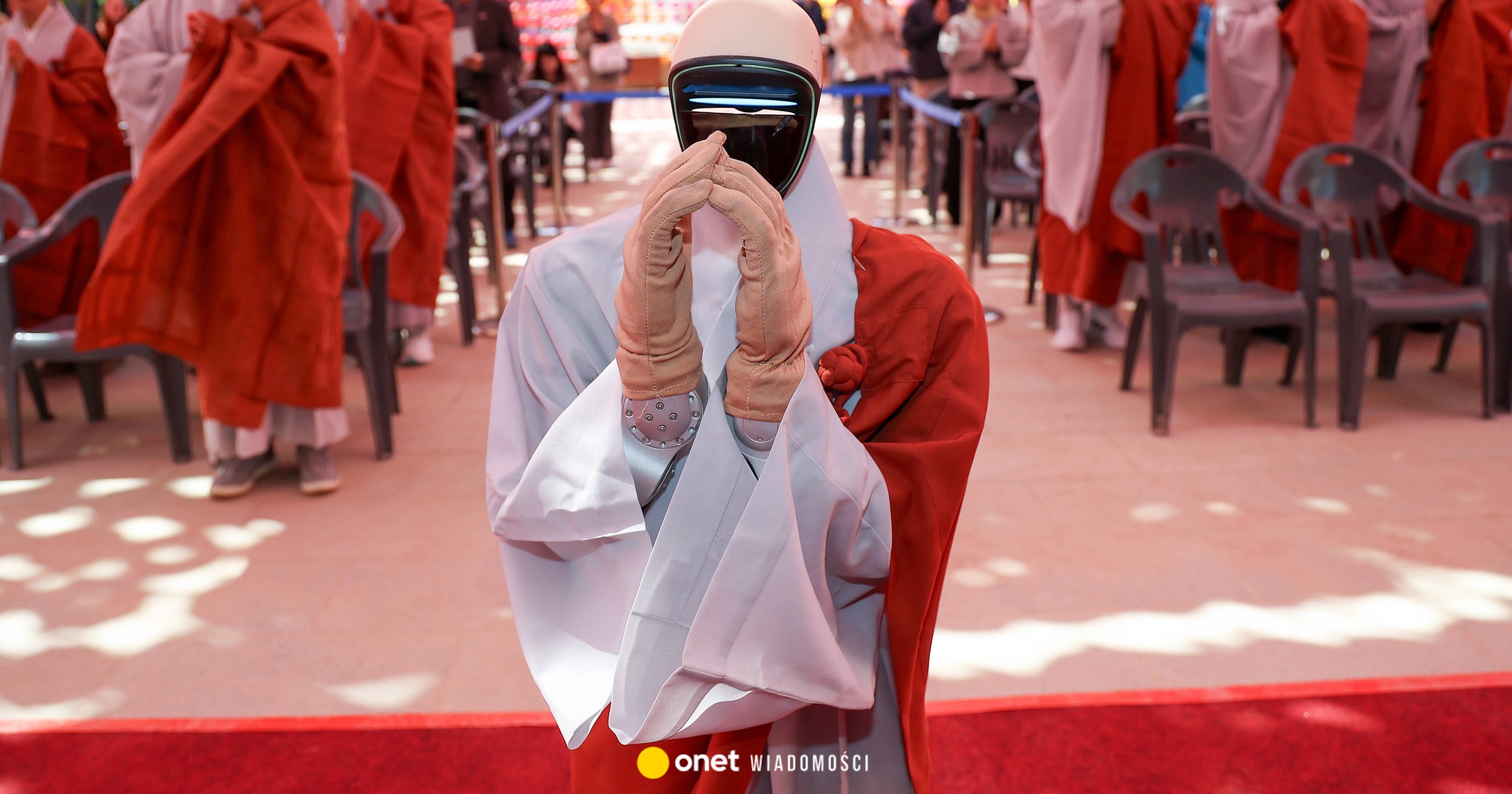 Humanoidalny robot-mnich złożył śluby. „Tak, poświęcę się”