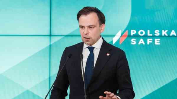 Domański dobitnie podsumował Morawieckiego. „Inwestycje w PowerPoincie”