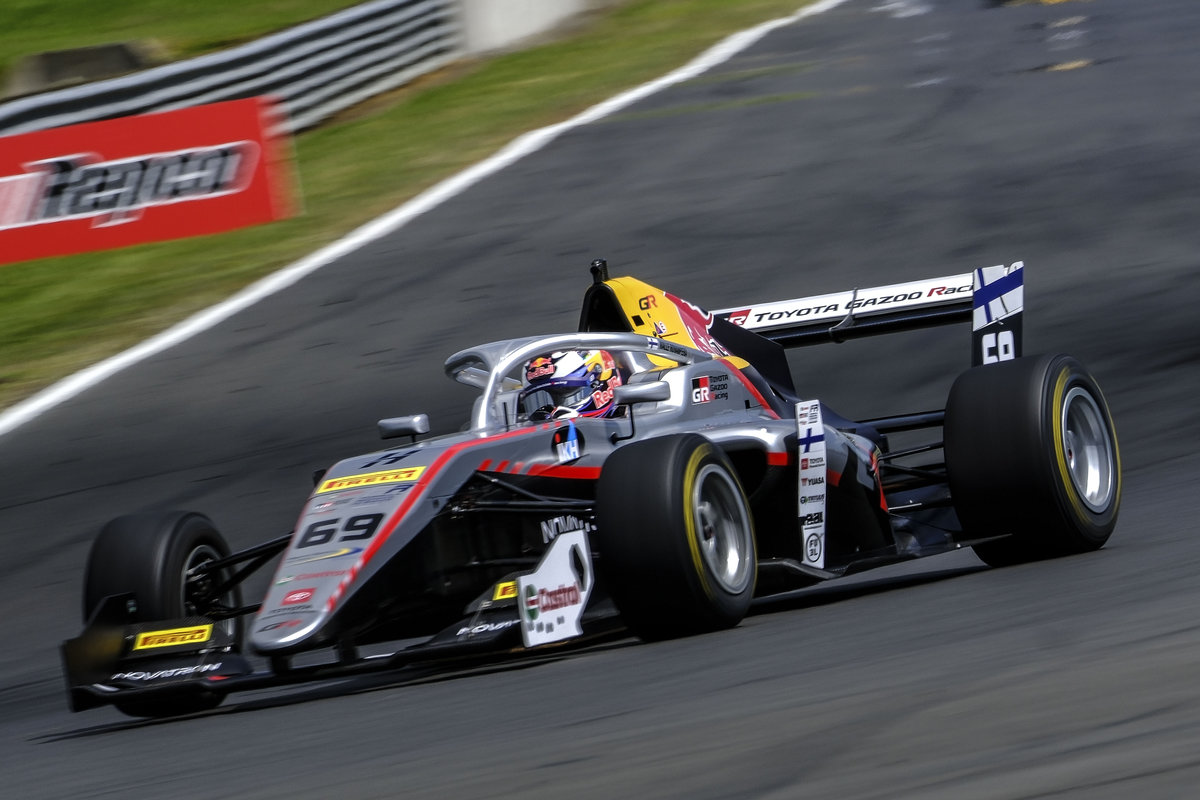 Rovanperä stawia pierwsze kroki w bolidach. Nowozelandzka lekcja przed Super Formułą