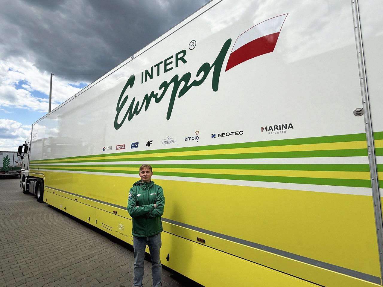 80 osób, 8 ciężarówek i dwa tygodnie pracy bez pauzy. Tak wygląda Le Mans od kulis Inter Europol Competition