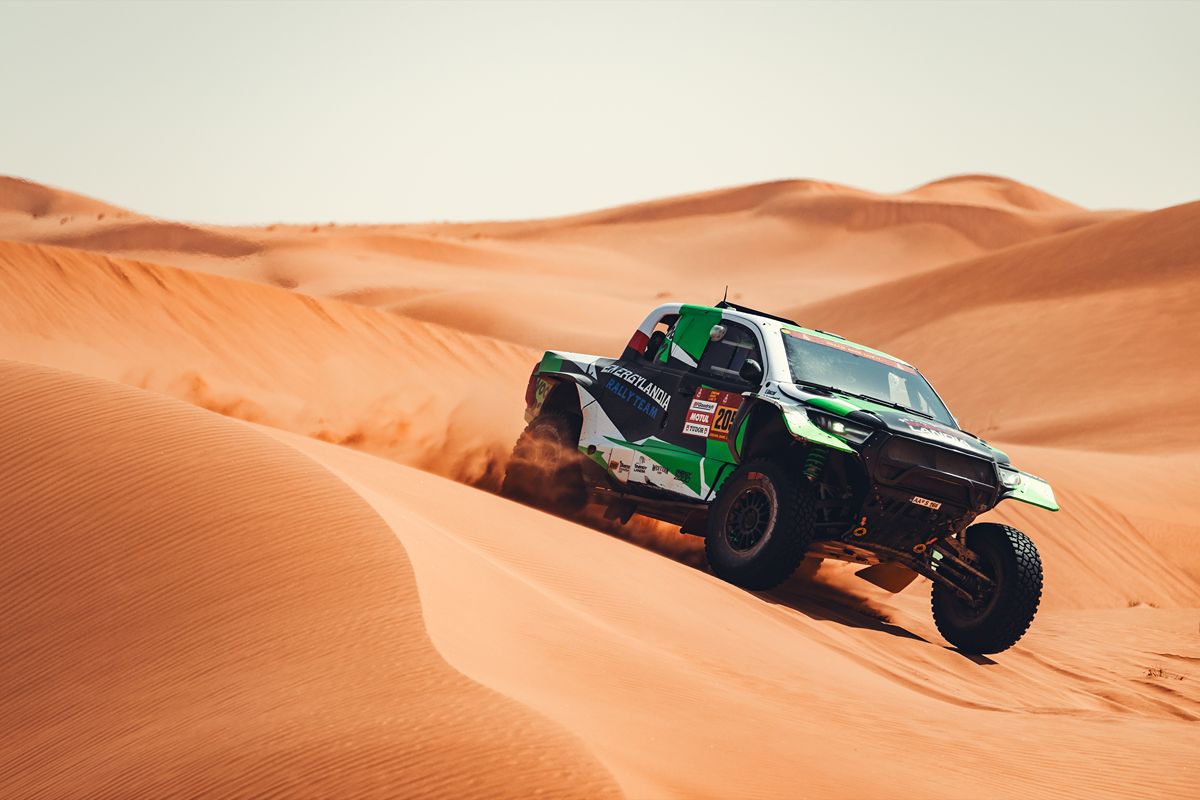 Dublet Polaków i trzęsienie ziemi w generalce. Eryk Goczał wygrywa 9. etap Dakaru