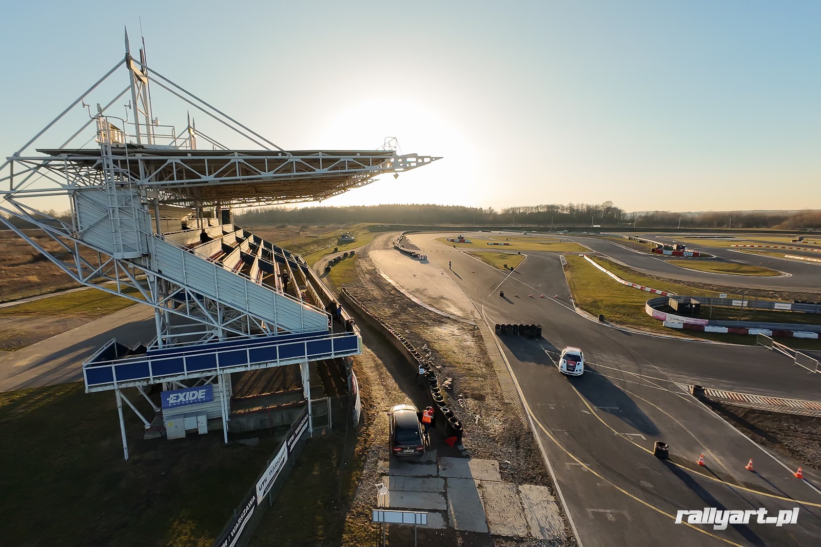 Przesiadka z szutrów na asfalt, sezon w pełni na Autodromie Słomczyn
