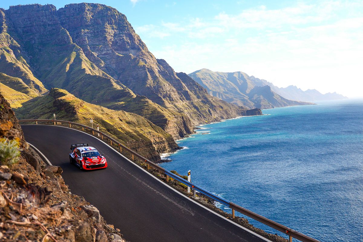 Toyota dominuje na Gran Canarii, Ogier na czele