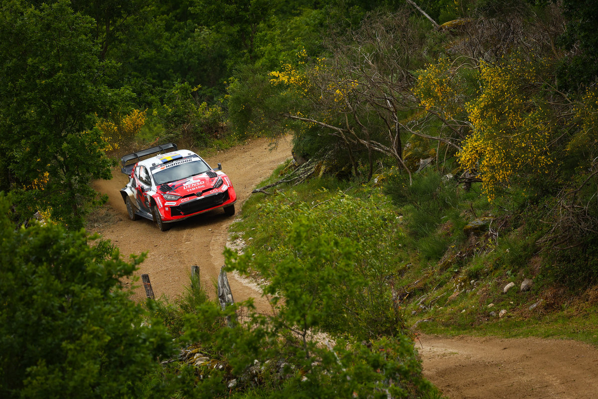 Deszcz odmienił Rajd Portugalii. Solberg nowym liderem