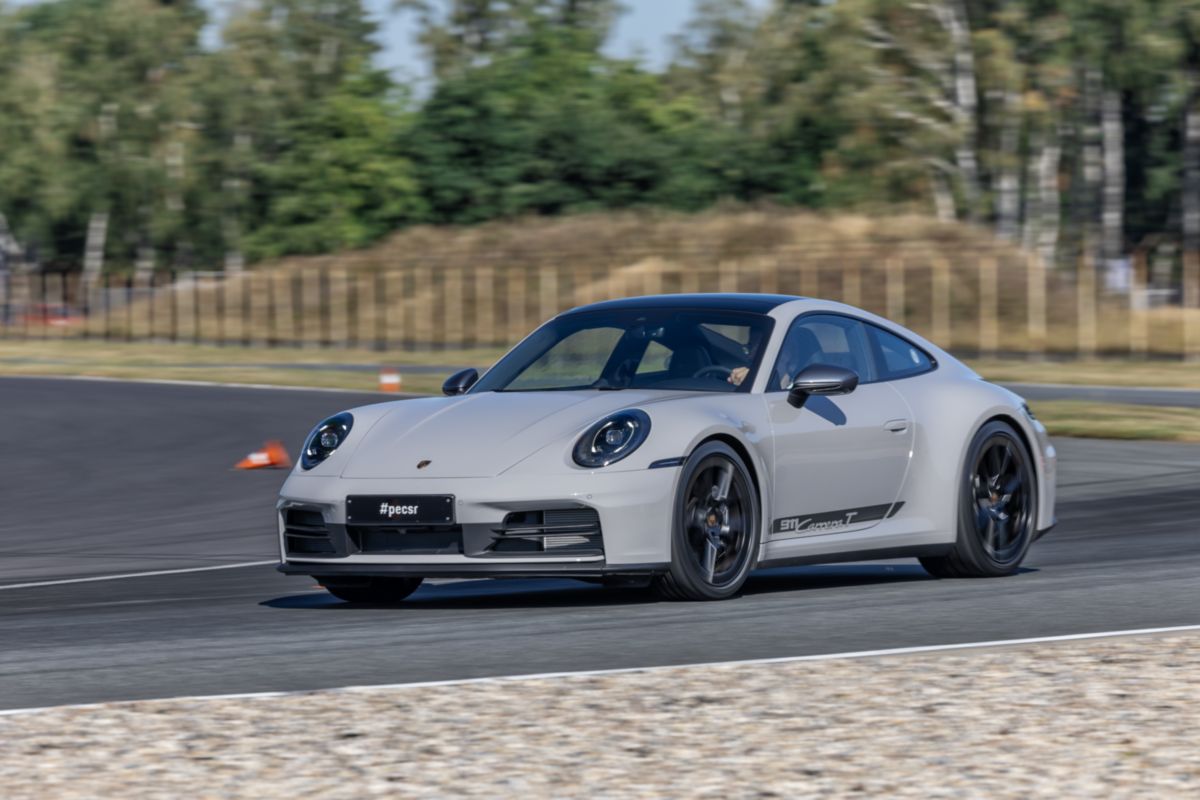 Ostatni bastion purystów? Porsche 911 Carrera T