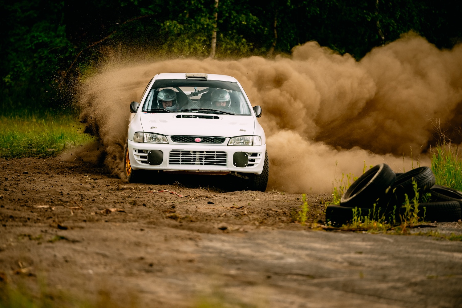 Dwa rajdy, dwa samochody i jeden cel. Red Fox Racing gotowe na Mikołajki Rally
