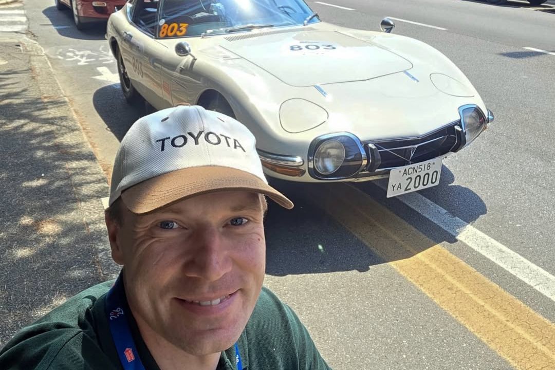 Jari-Matti Latvala za sterami legendy: Toyota 2000GT na trasie Mille Miglia