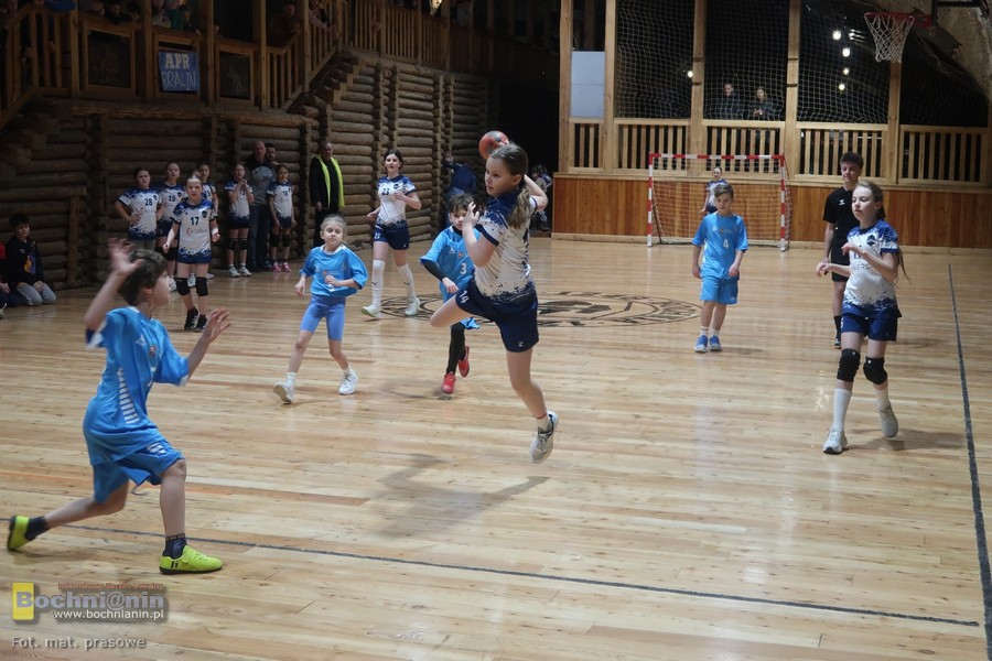 Młodzi szczypiorniści zagrali 250 metrów pod ziemią