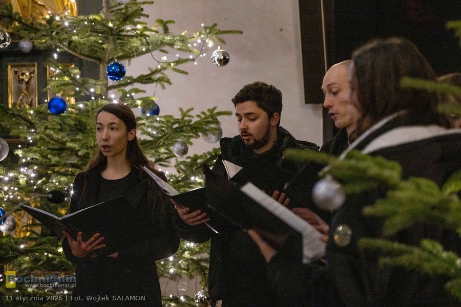 Kolędy i pastorałki w bocheńskiej bazylice. Koncert Iuvenes Cantores – ZDJĘCIA