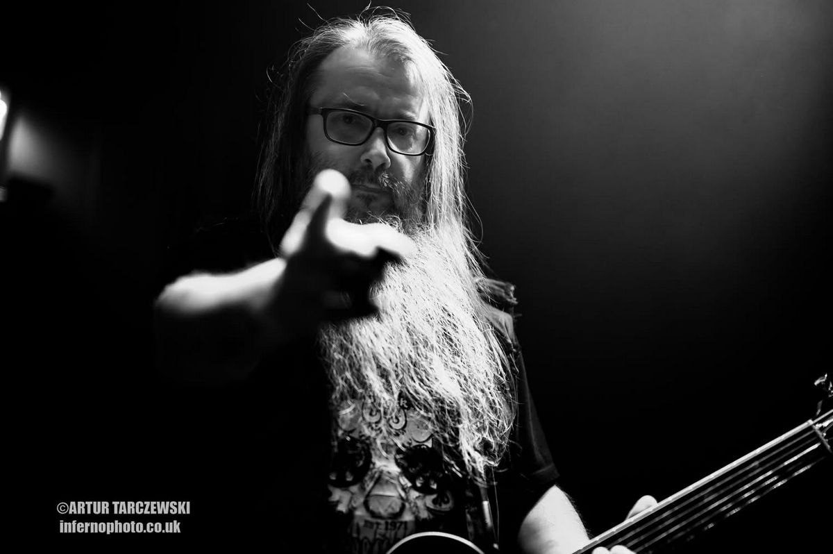 Jest drugi singiel Piotra Lekkiego! Plejada światowych gwiazd u boku gitarzysty z Bochni – WIDEO