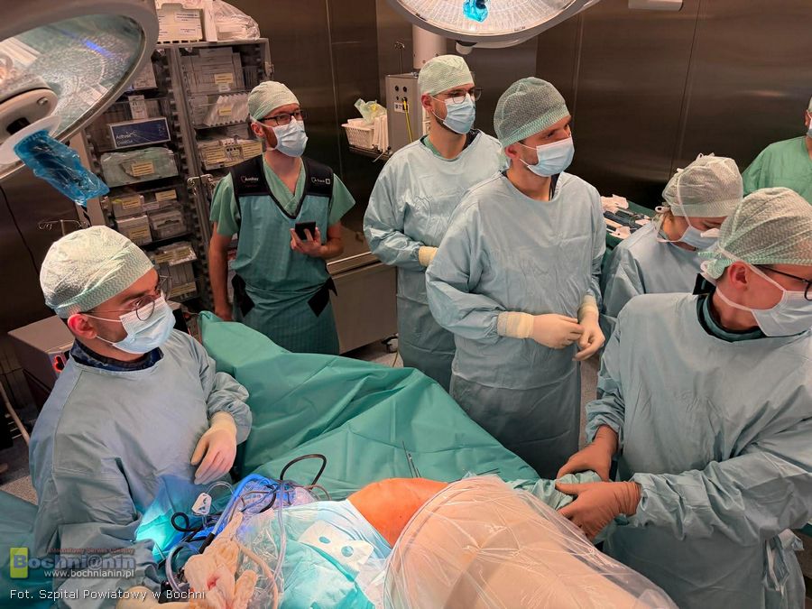 Szpital w Bochni: Dzięki modelowi 3D, ortopedzi uratowali kolano 26-letniej tancerki