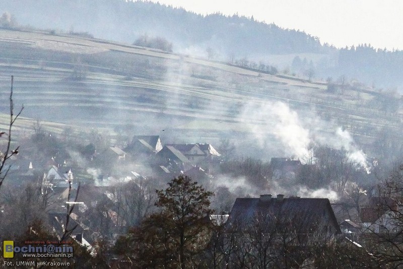 Fatalna jakość powietrza w regionie. W Bochni normy przekroczone niemal 15-krotnie!