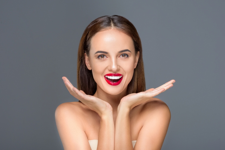 🔸 Implant zębowy: Rozwiązanie na lata. Wszystko, co musisz wiedzieć o wstawianiu sztucznego korzenia