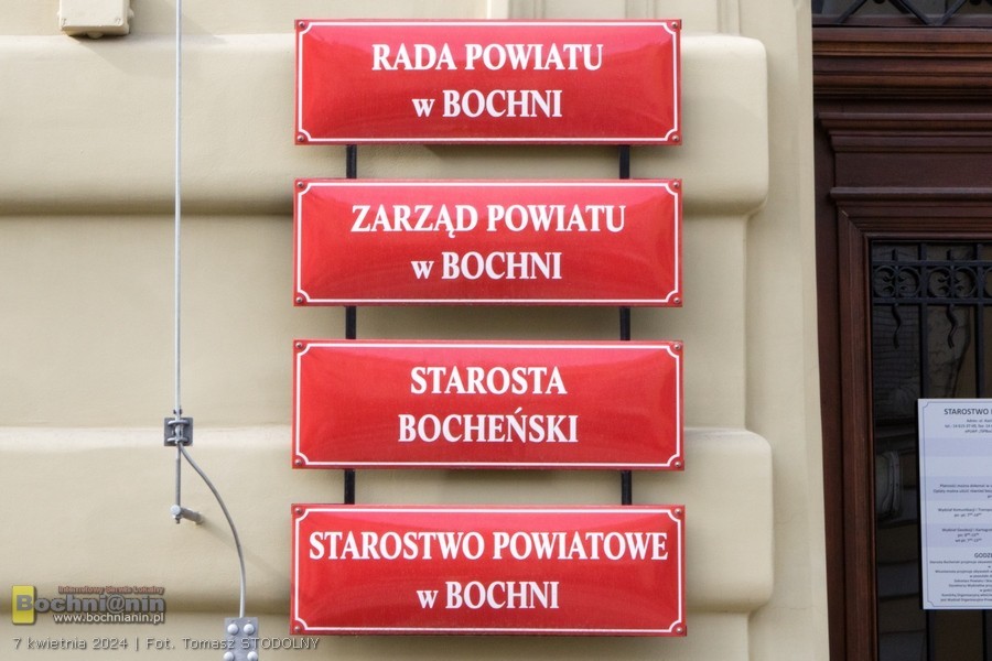 „Gazeta Krakowska”: 1,3 mln zł na nagrody w bocheńskim starostwie