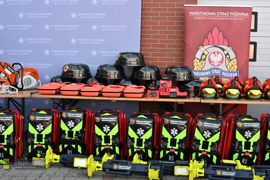 Rekordowe wsparcie dla bezpieczeństwa powiatu bocheńskiego. Służby zyskały sprzęt za blisko 7 mln zł – ZDJĘCIA