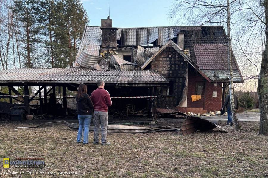 Uruchomiono zbiórkę dla rodziny poszkodowanej w pożarze domu w Mokrzyskach. Straty są ogromne – ZDJĘCIA