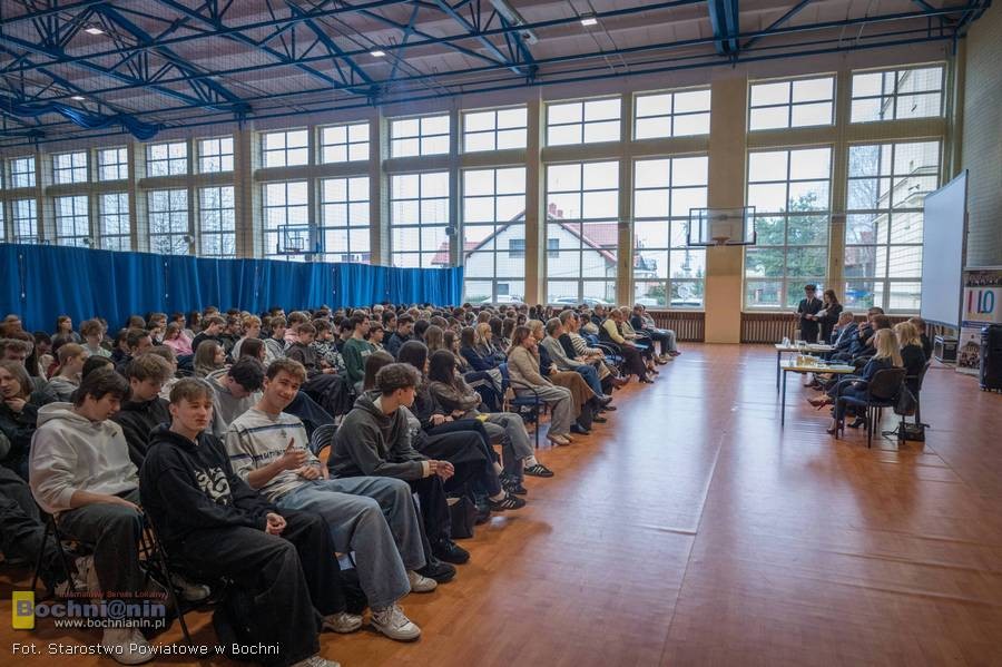 Przedsiębiorcza młodzież gotowa na wyzwania – panel dyskusyjny w I LO Bochnia