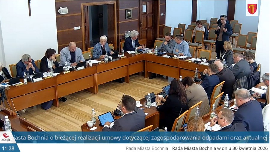 Bochnia. Radni dyskutowali o odbiorze odpadów. „Tak się polepszyło, iż się pogorszyło”? – RELACJA Z SESJI