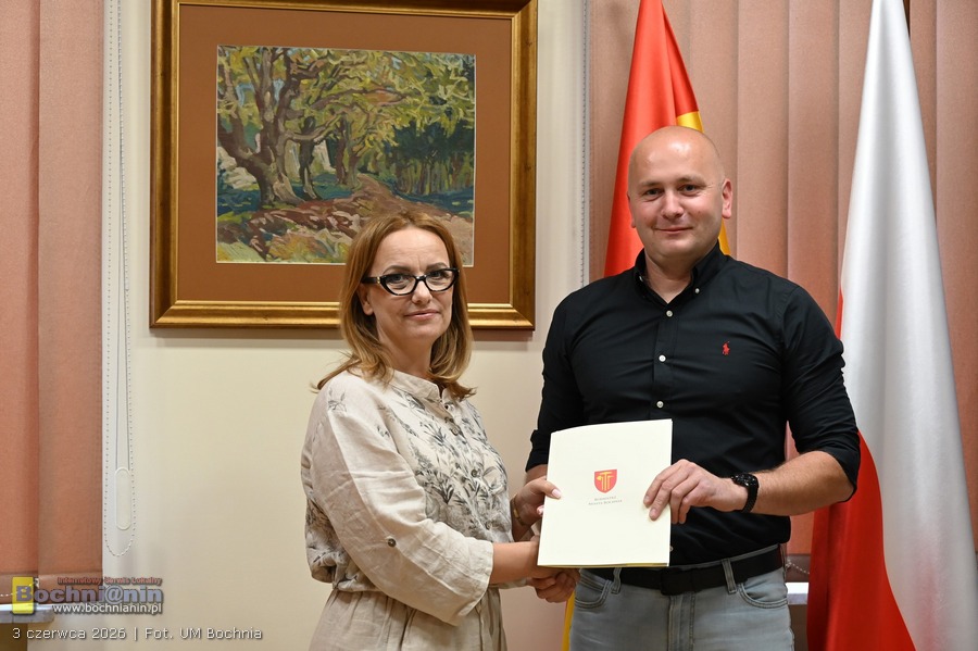 Bochnia. Będzie chodnik przy drodze nad Rabę. Miasto podpisało umowę na inwestycję za 2,3 mln zł