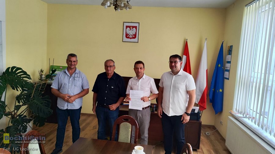 Gmina Łapanów. Rusza termomodernizacja remizy i świetlicy w Lubomierzu. Jest umowa z wykonawcą