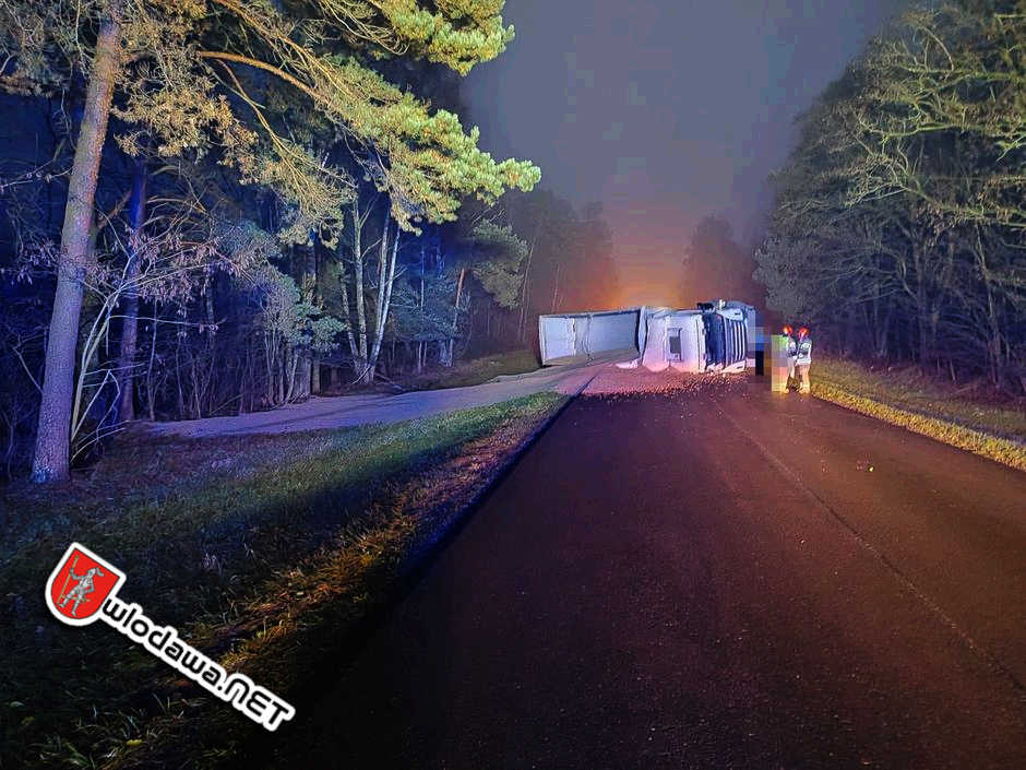 Włodawa na sygnale: Wywrócony TIR zablokował drogę Włodawa – Chełm