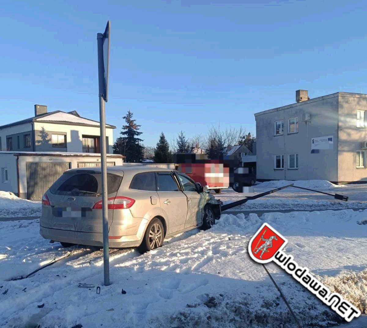 112: Uliczna latarnia skasowana to efekt dzwonu pod oknem Wójta gminy Włodawa