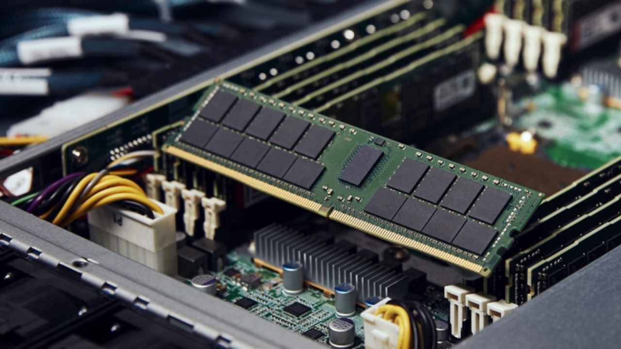 Projekt „Stargate” i 40% światowych zasobów. Jak giganci AI drenują rynek pamięci