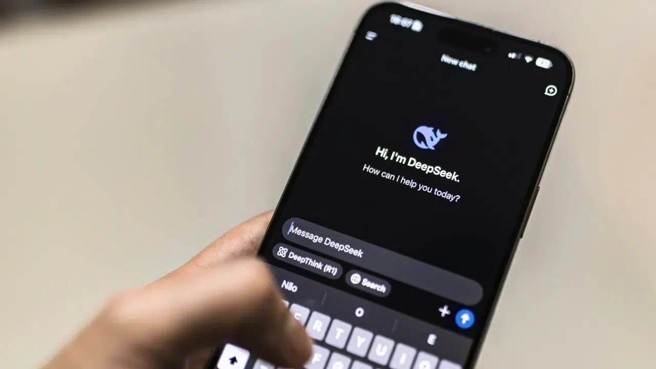 DeepSeek złamał embargo: Chińskie AI trenowane na Nvidia Blackwell