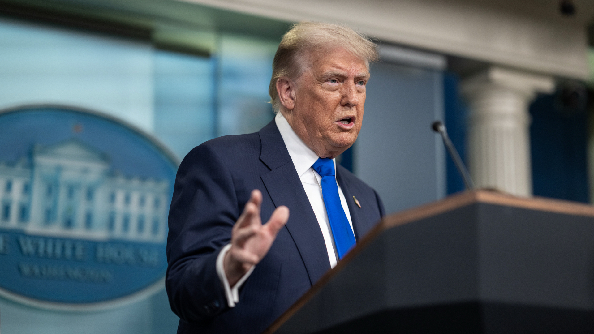 Koniec taniego prądu dla AI? Trump uderza w gigantów technologicznych