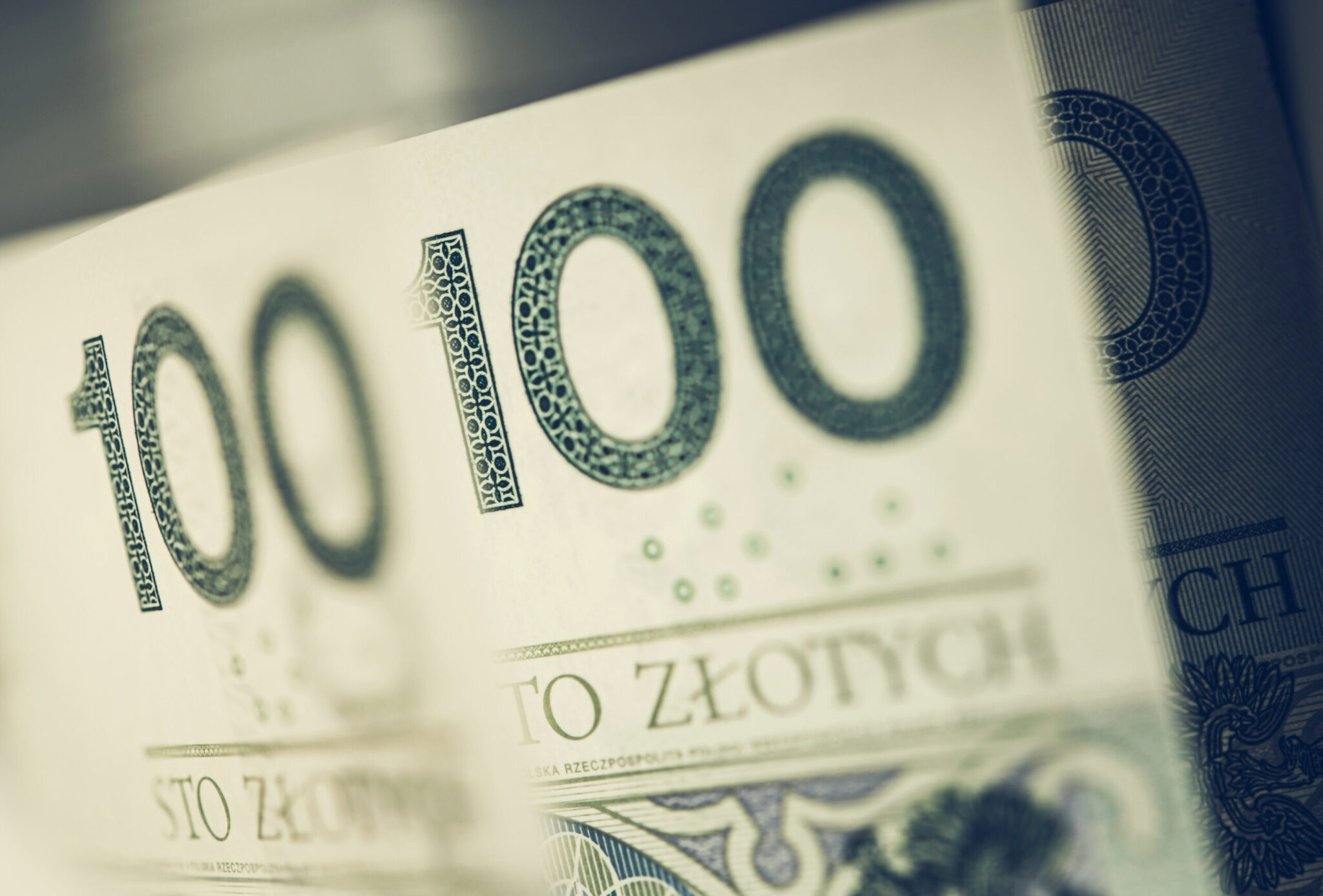 Złoty łapie oddech. Dlaczego stabilizacja na Bliskim Wschodzie to paliwo dla polskiej waluty