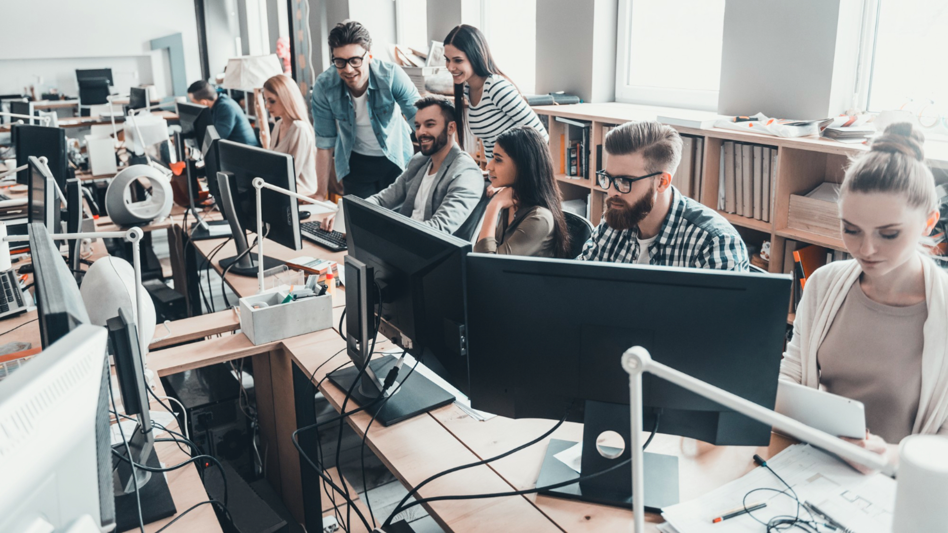 Płace w górę, zatrudnienie w dół. Nowe dane GUS z sektora przedsiębiorstw