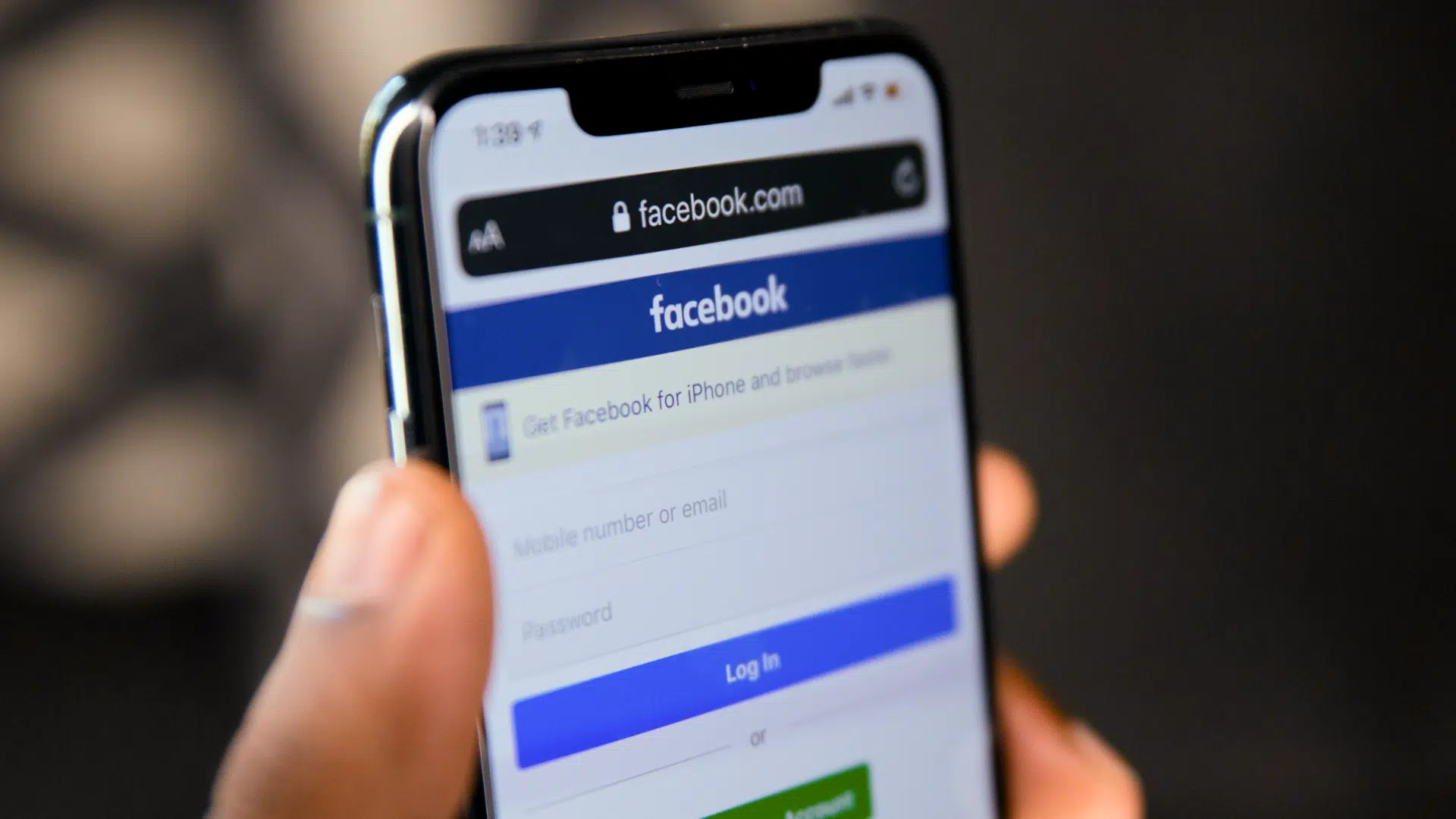 Oszustwa na Facebooku i Instagramie. Meta przed sądem za zyski z reklam