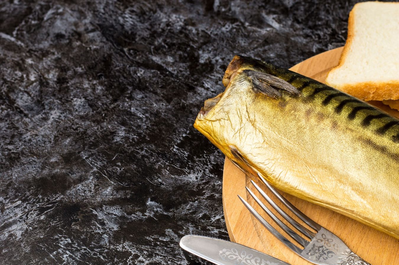 Makrela wędzona w ciąży i podczas karmienia piersią. Nie wszystkie mamy o tym wiedzą