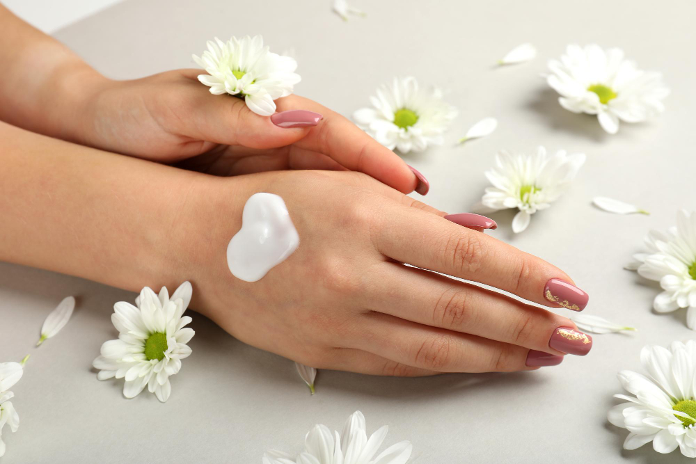 Pielęgnacja dłoni wiosną – jak dbać o skórę?