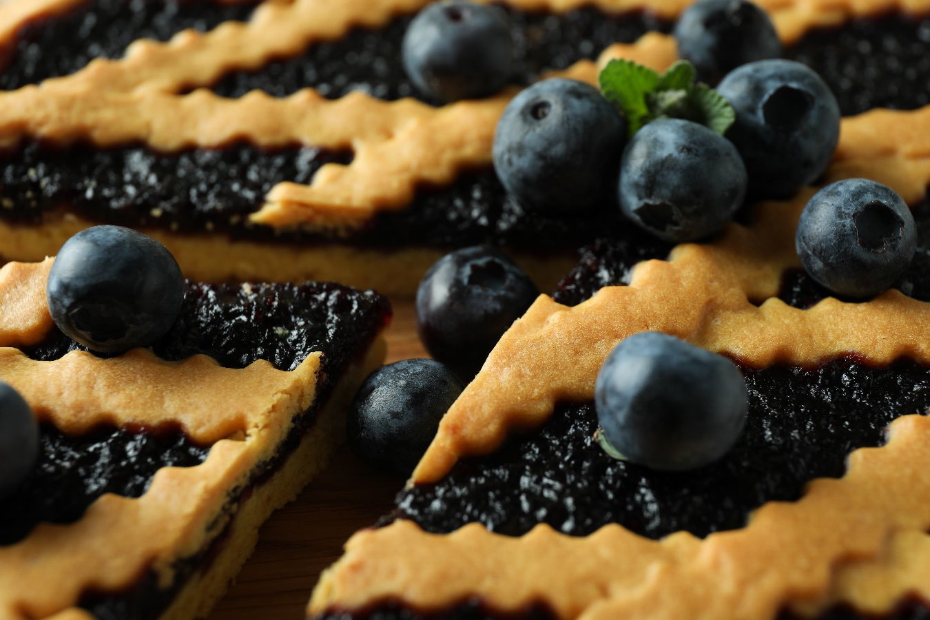 Jakie ciasta zrobić na Wielkanoc? Te 10 wypieków to absolutny hit na stole